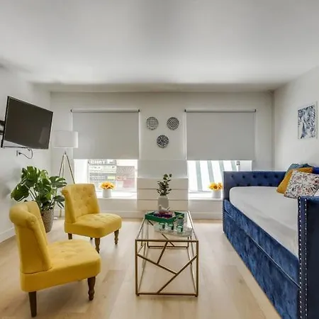 Modern French Country Studio Charm In The Canal Saint Martin 10th District Appartamento *